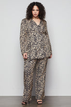 Load image into Gallery viewer, EXEC BLAZER | SAND ZEBRA001