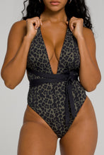 Load image into Gallery viewer, DIP DIVE ONE-PIECE | BLACK001