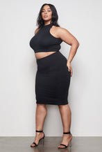 Load image into Gallery viewer, THE INTO YOU HALTER CROP TOP | BLACK001