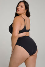Load image into Gallery viewer, SHOWOFF CURVE TOP | BLACK001

